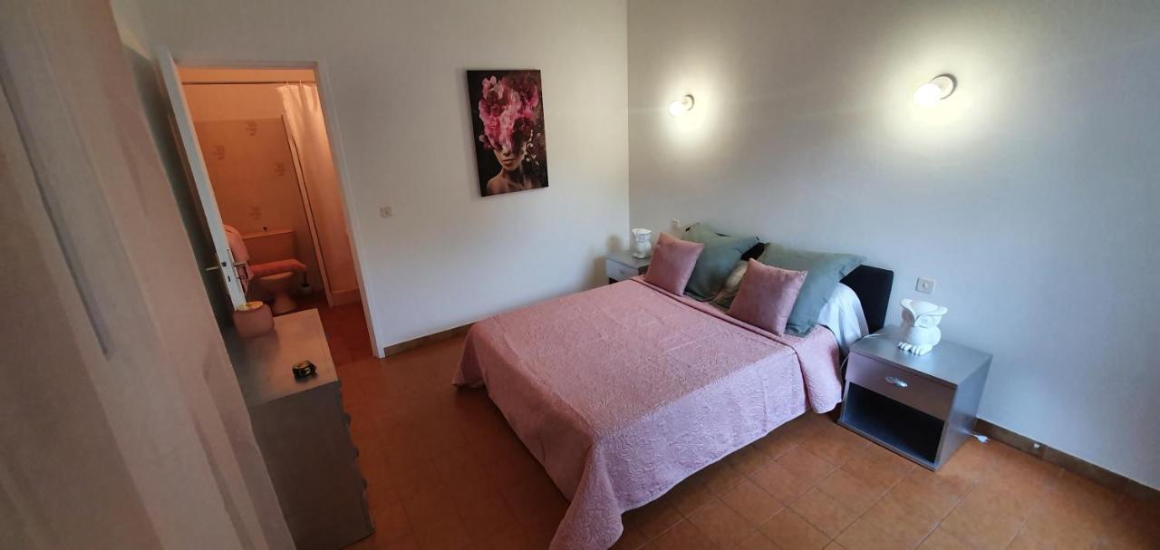 Chez Isabelle Bed & Breakfast Luri Екстериор снимка