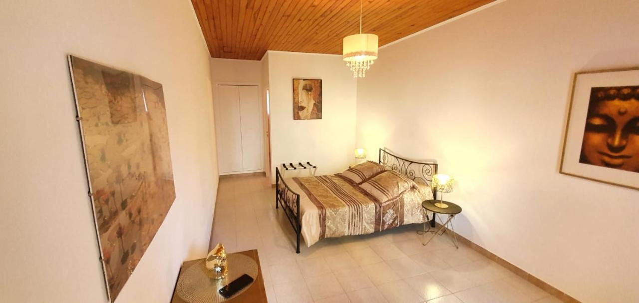 Chez Isabelle Bed & Breakfast Luri Екстериор снимка