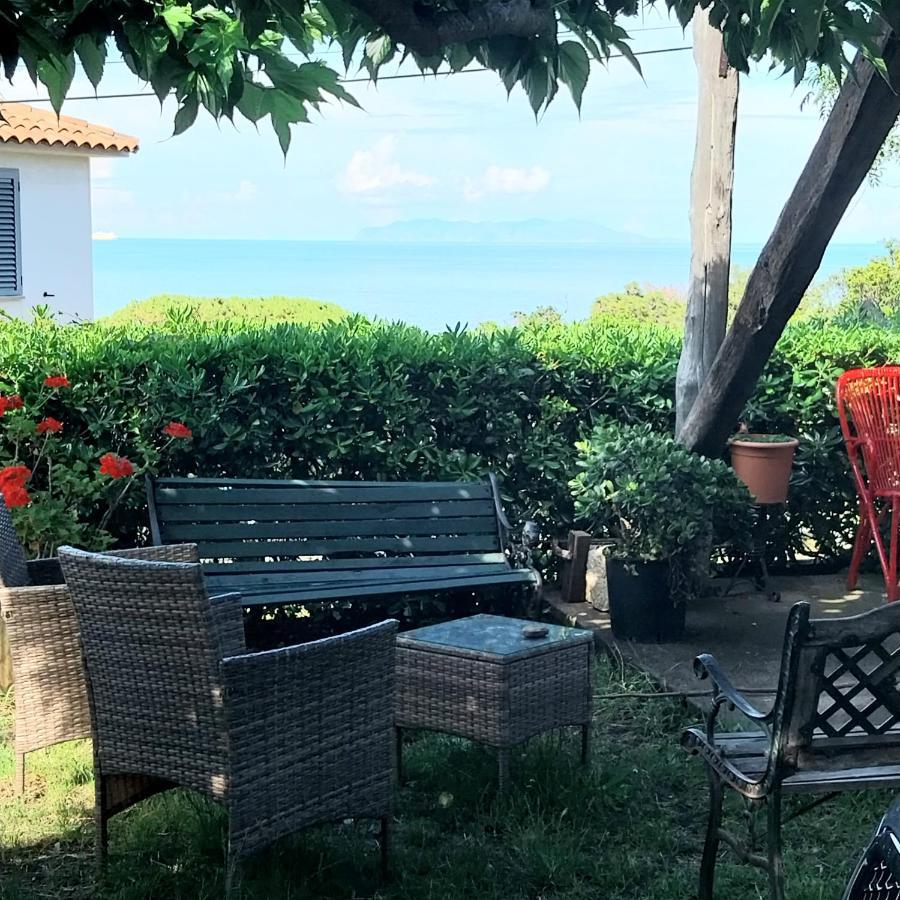 Chez Isabelle Bed & Breakfast Luri Екстериор снимка